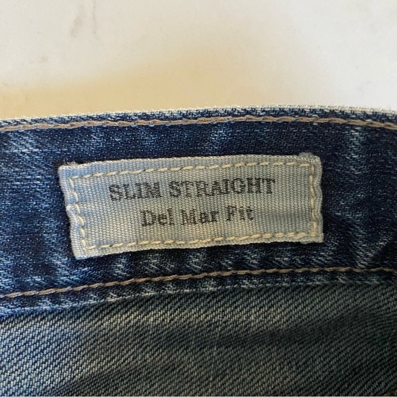 GUESS slim straight Del Mar fit women’s size 29”W/30”L - Picture 4 of 8